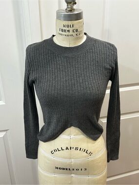 Charcoal Ribbed Long-Sleeve Crew Sweater Top